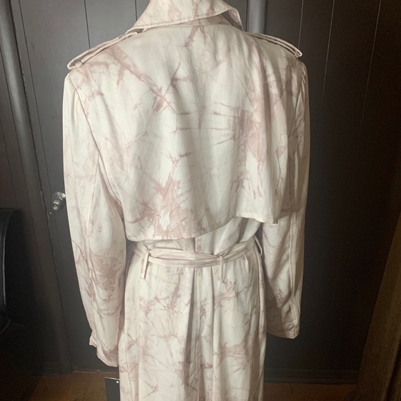 💫HP‼️💫 NWT BADGLEY MISCHKA Tie Dye Lyocell Trench Coat, Sunrise/White, Sz M-XL - Picture 8 of 12